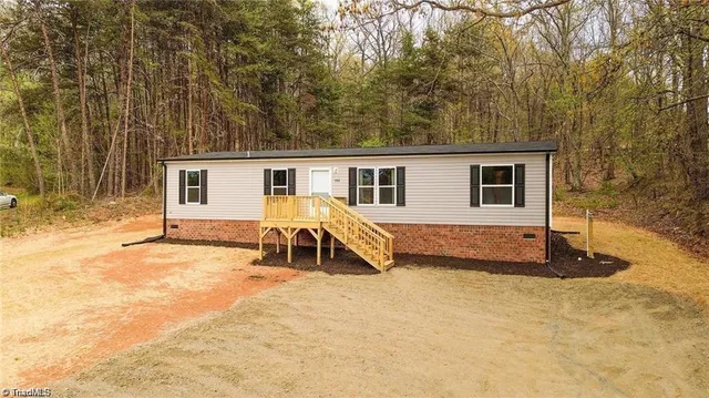 $229,000 | 1975 Carl Fox Road, Taylorsville, NC 28681