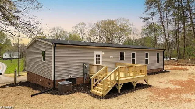 $229,000 | 1975 Carl Fox Road, Taylorsville, NC 28681