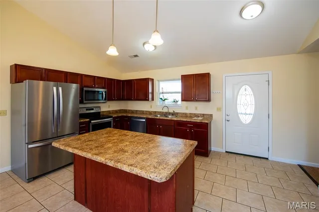 $264,500 | 644 Arrowhead Lane, Union, MO 63084