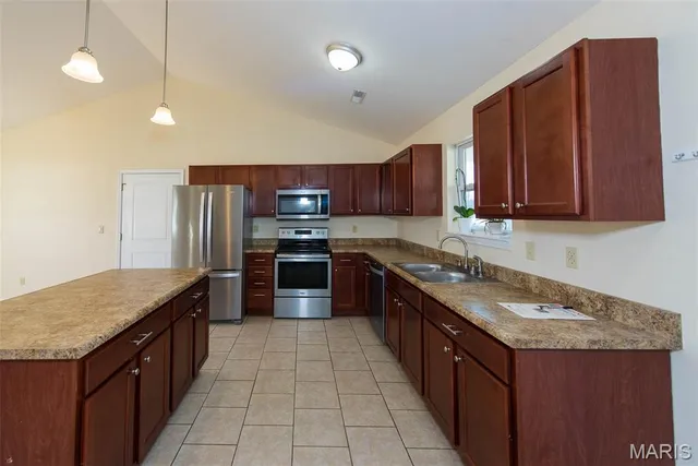 $264,500 | 644 Arrowhead Lane, Union, MO 63084