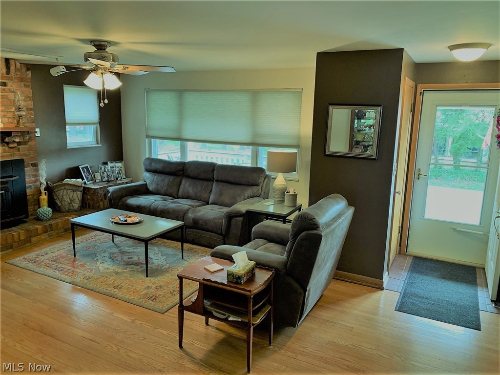 105 Robson Road Marietta, OH 45750 - Photo 22 of 35 Living Room to Entry