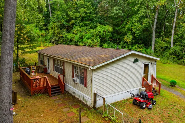 $495,000 | 190-194 Cemetery Road, Arlington, VT 05250