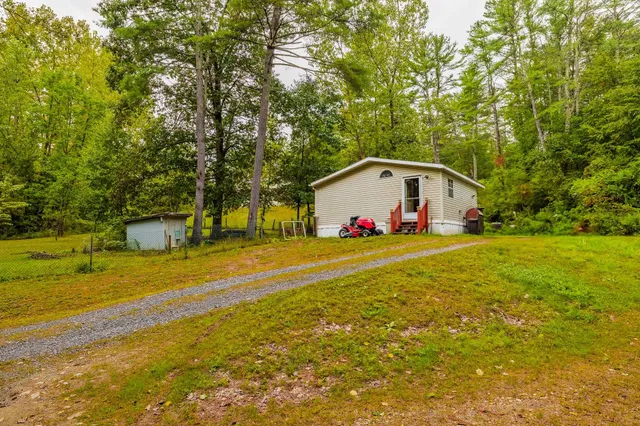 $495,000 | 190-194 Cemetery Road, Arlington, VT 05250