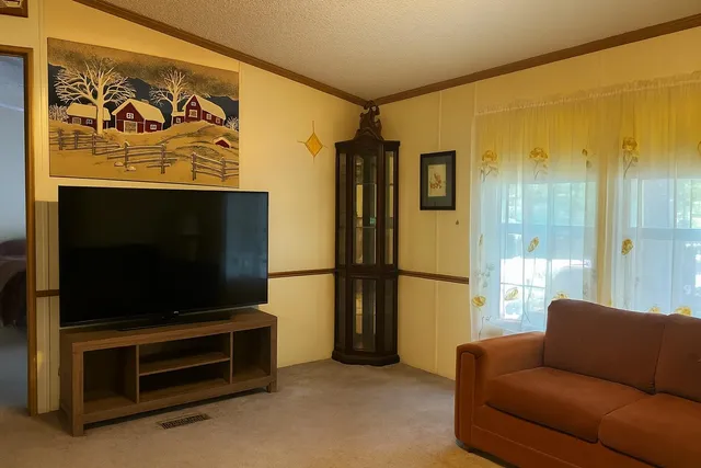 $495,000 | 190-194 Cemetery Road, Arlington, VT 05250