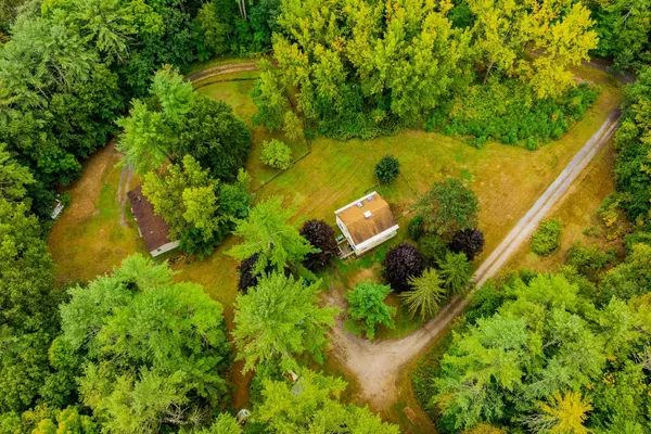 $495,000 | 190-194 Cemetery Road, Arlington, VT 05250