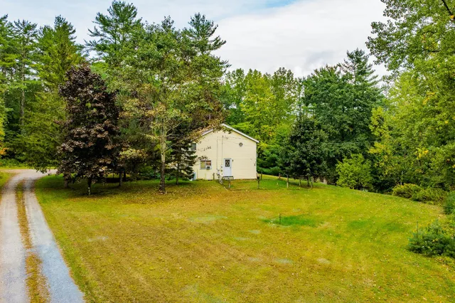 $495,000 | 190-194 Cemetery Road, Arlington, VT 05250