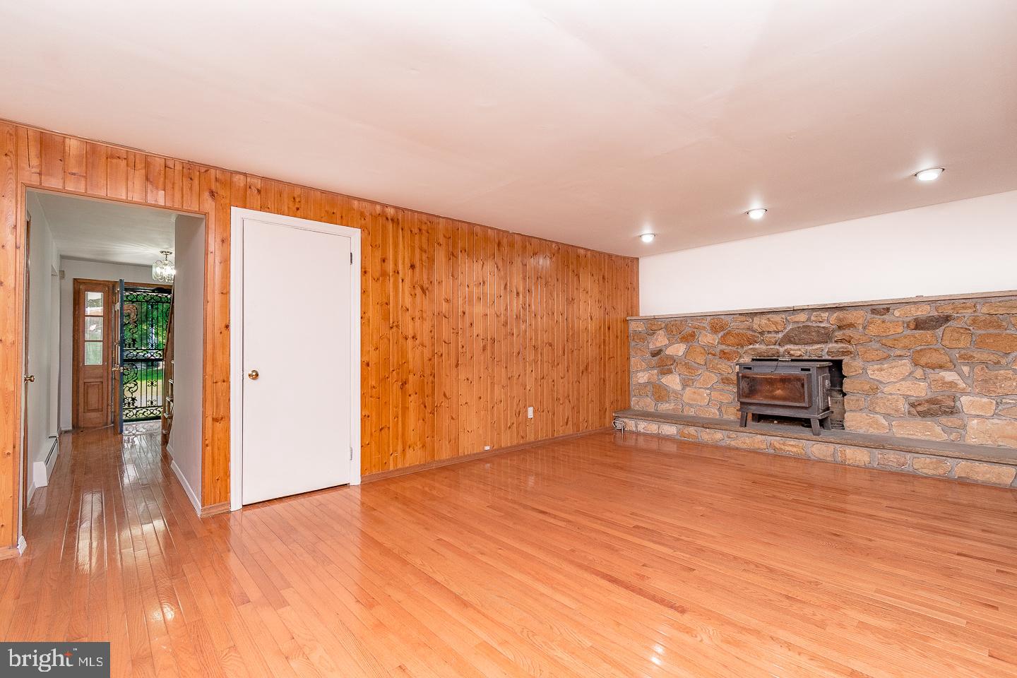 1901 Byberry Road Bensalem, PA 19020 - Photo 28 of 56 Family Room