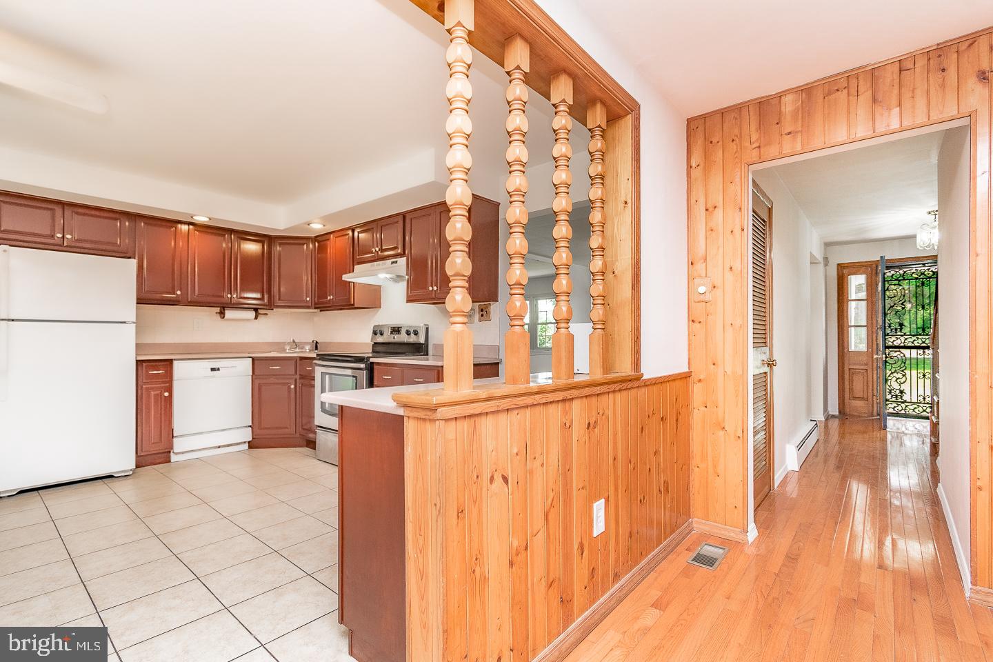 1901 Byberry Road Bensalem, PA 19020 - Photo 33 of 56 Foyer Hallway