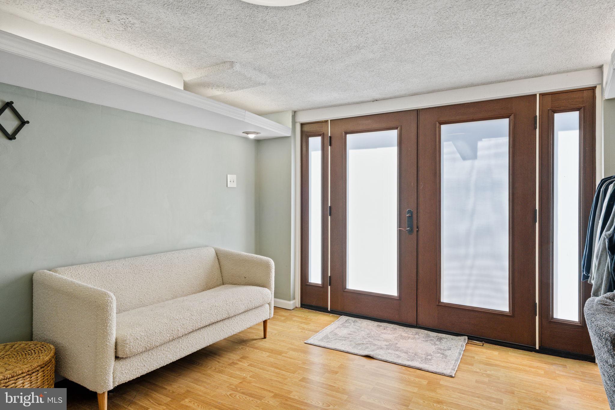1505 Redwood Lane Wyncote, PA 19095 - Photo 40 of 51 a living room with furniture and a window