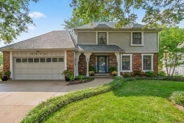 $450,000 | 9834 West 101st Terrace, Overland Park, KS 66212