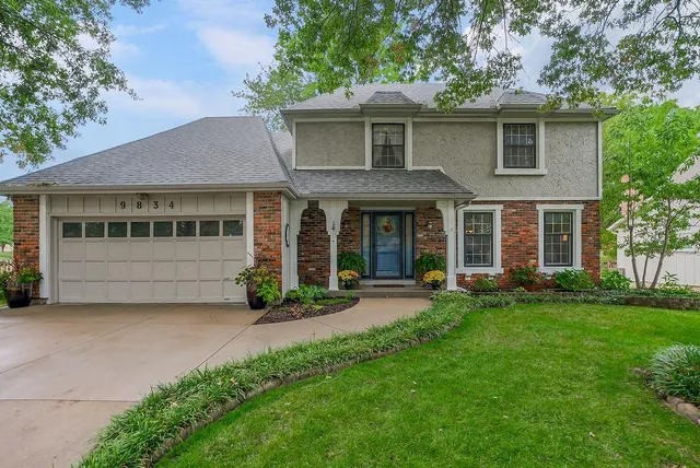 $450,000 | 9834 West 101st Terrace, Overland Park, KS 66212