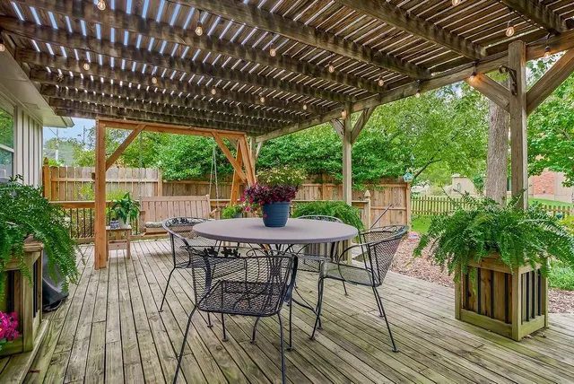 $450,000 | 9834 West 101st Terrace, Overland Park, KS 66212