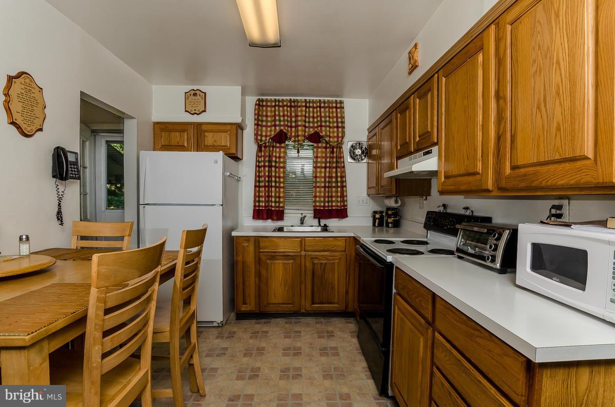 3109 Donna Road Baltimore, MD 21207 - Photo 11 of 29 Kitchen