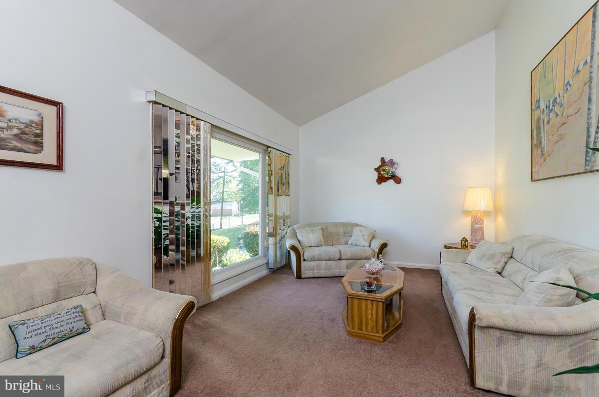 3109 Donna Road Baltimore, MD 21207 - Photo 7 of 29 Living Room