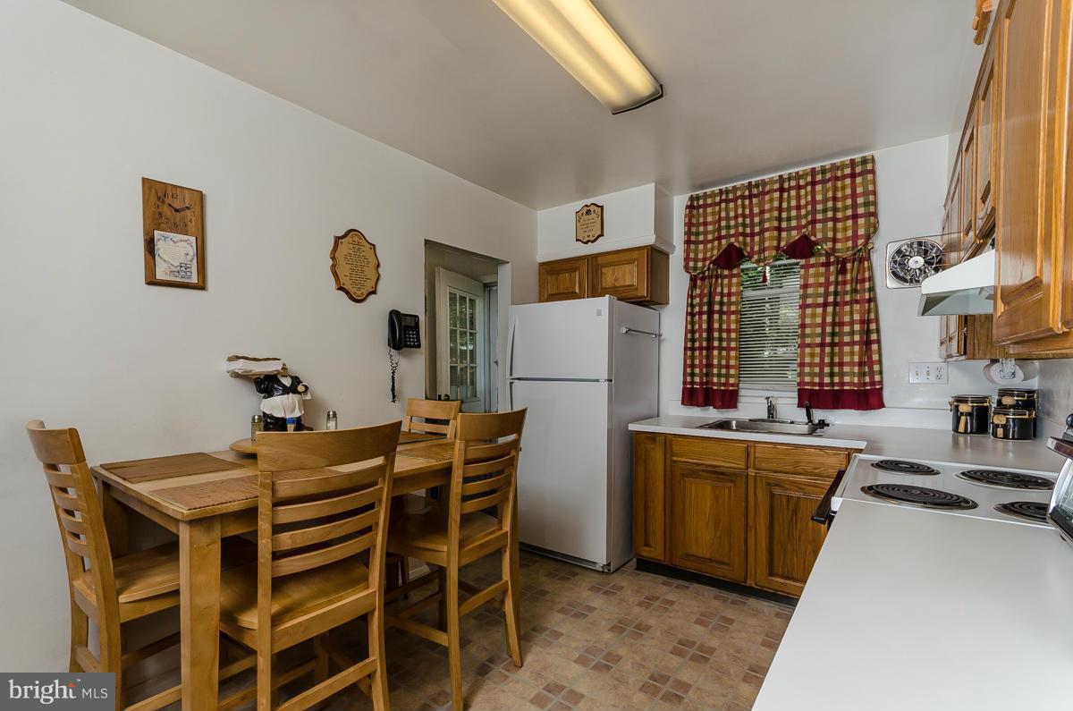 3109 Donna Road Baltimore, MD 21207 - Photo 10 of 29 Kitchen