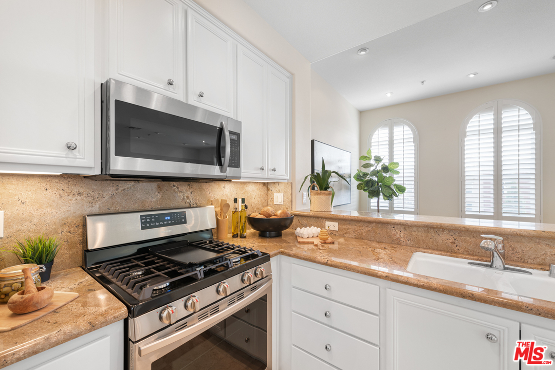 12963 West Runway Road, Unit 405 Playa Vista, CA 90094 - Photo 8 of 29