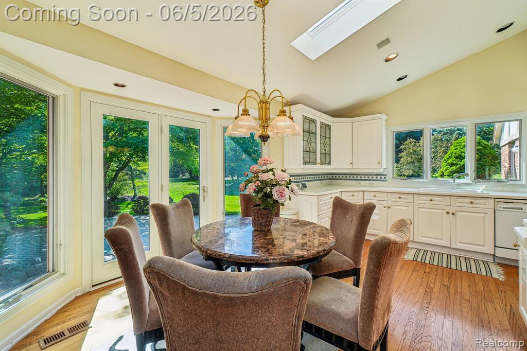 4523 Rivers Edge Drive Troy, MI 48098 - Photo 9 of 66