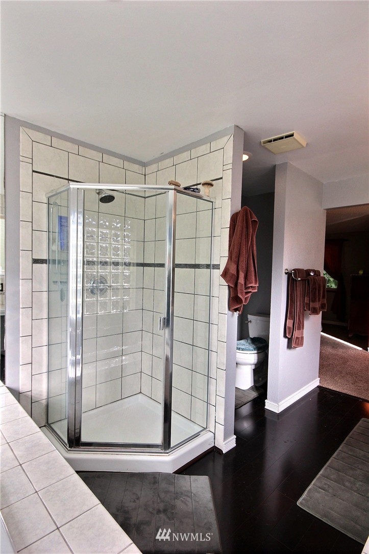 3335 Southwest 334th Street Federal Way, WA 98023 - Photo 14 of 20 Gallery Image 14