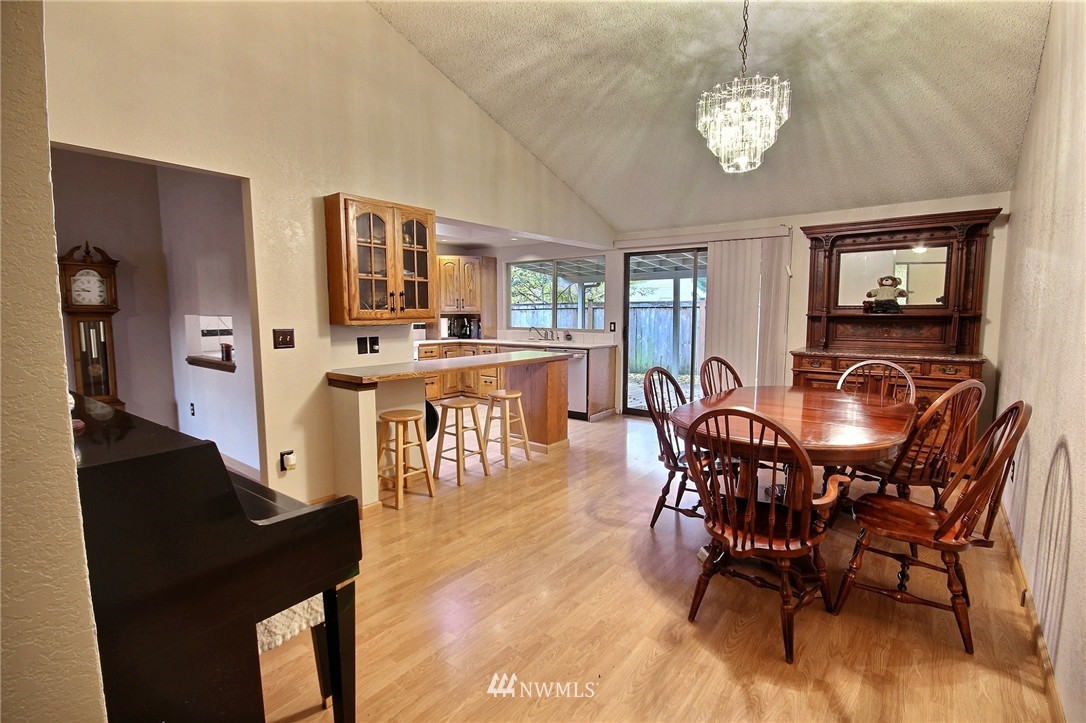 3335 Southwest 334th Street Federal Way, WA 98023 - Photo 8 of 20 Gallery Image 8