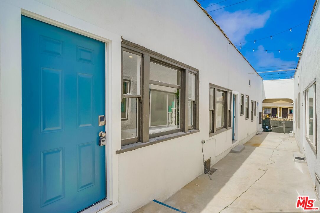 1208 Daisy Avenue Long Beach, CA 90813 - Photo 4 of 22