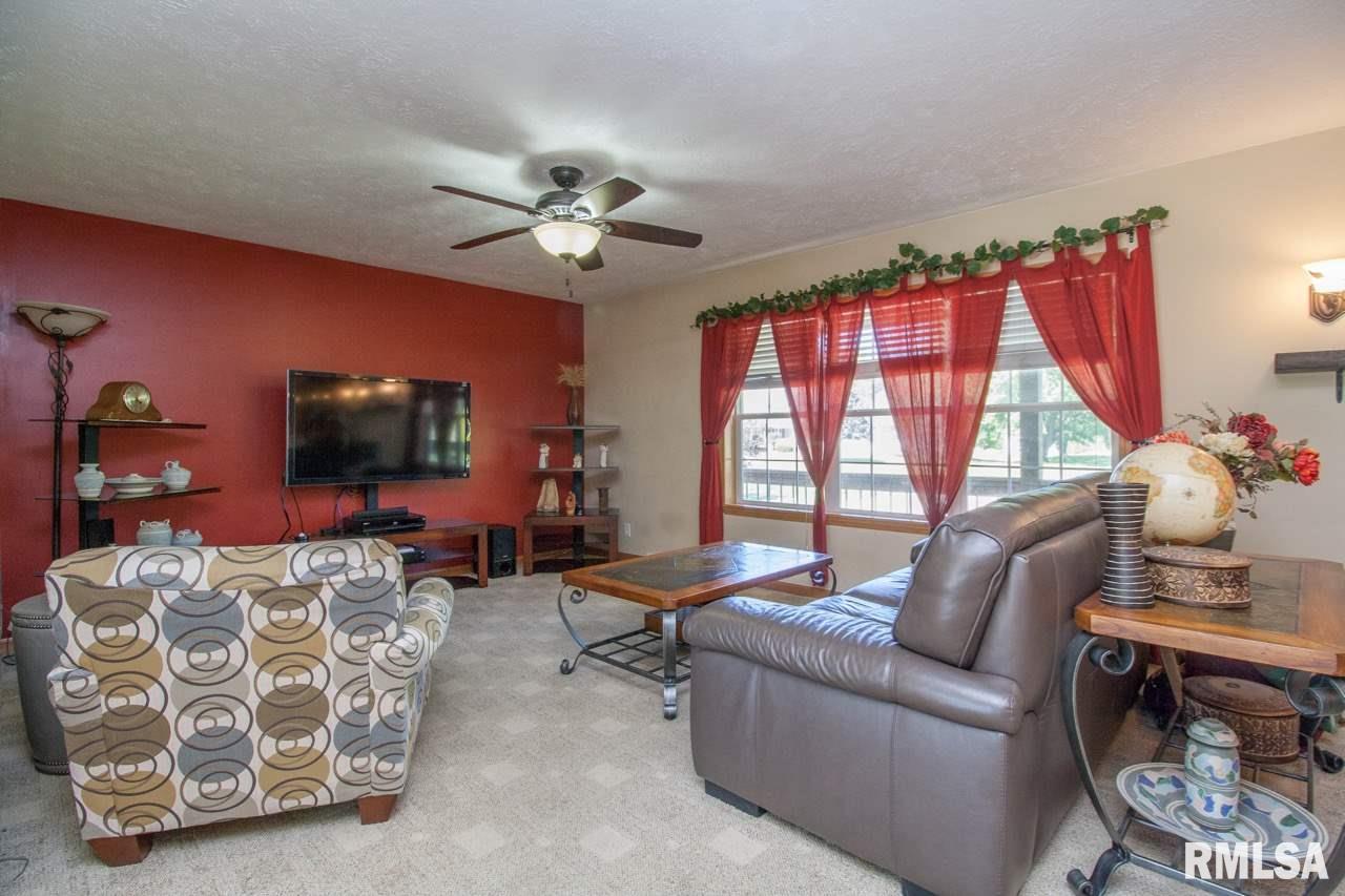 5100 South Acre Road Mapleton, IL 61547 - Photo 3 of 36