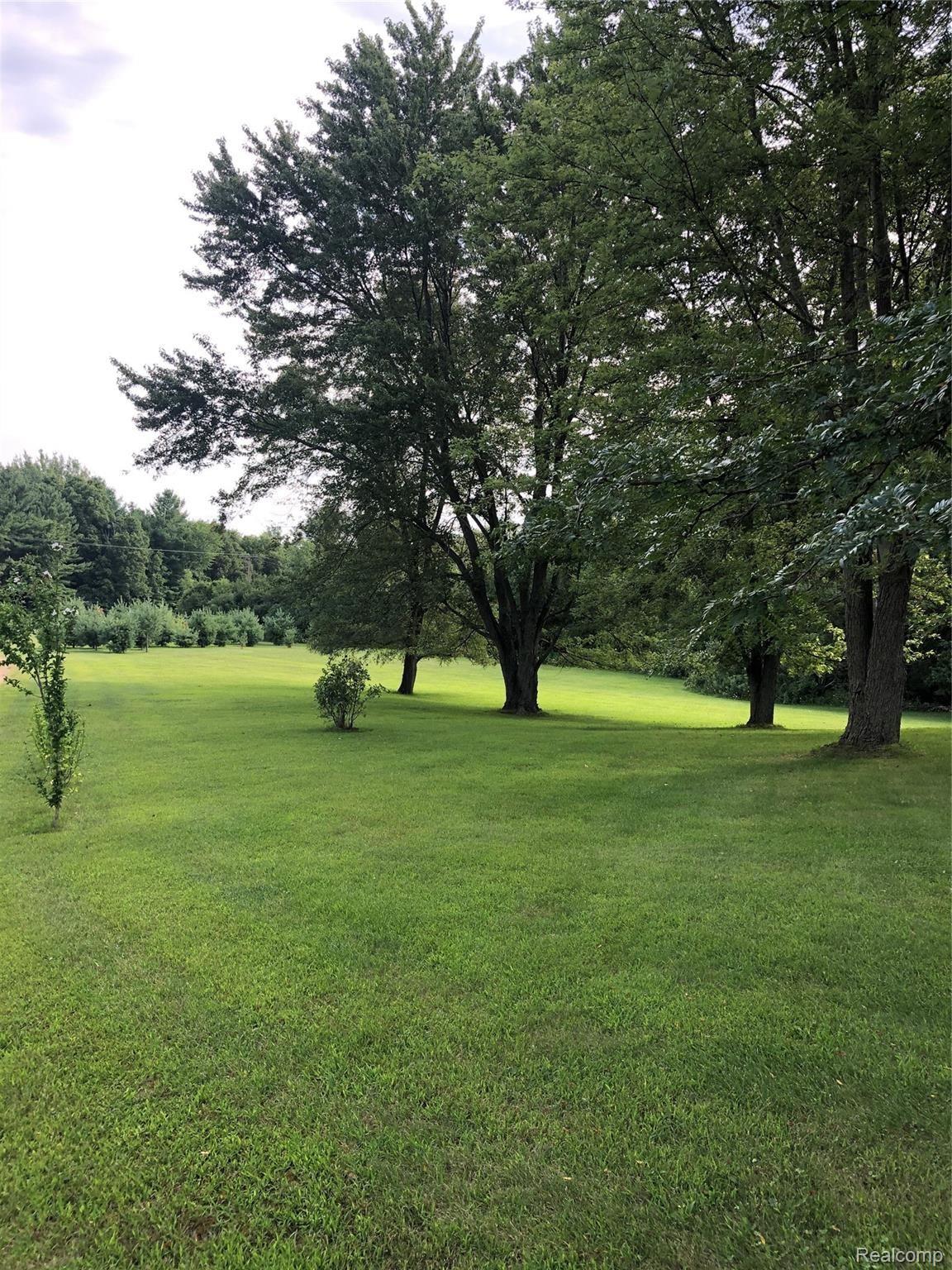 4359 Genesee Road Lapeer, MI 48446 - Photo 5 of 27 g4.jpg