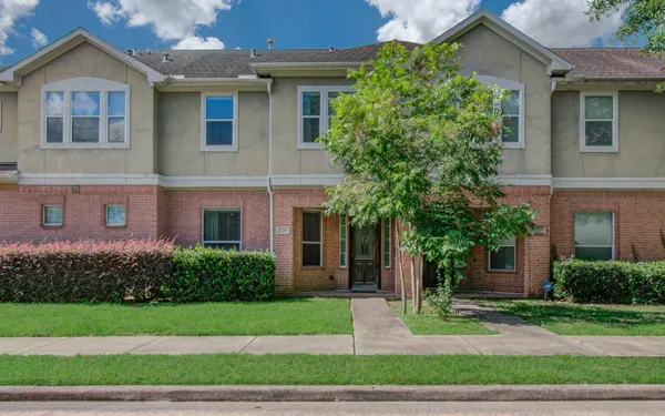 $2,300 | 10205 Brooktree Drive, Houston, TX 77043