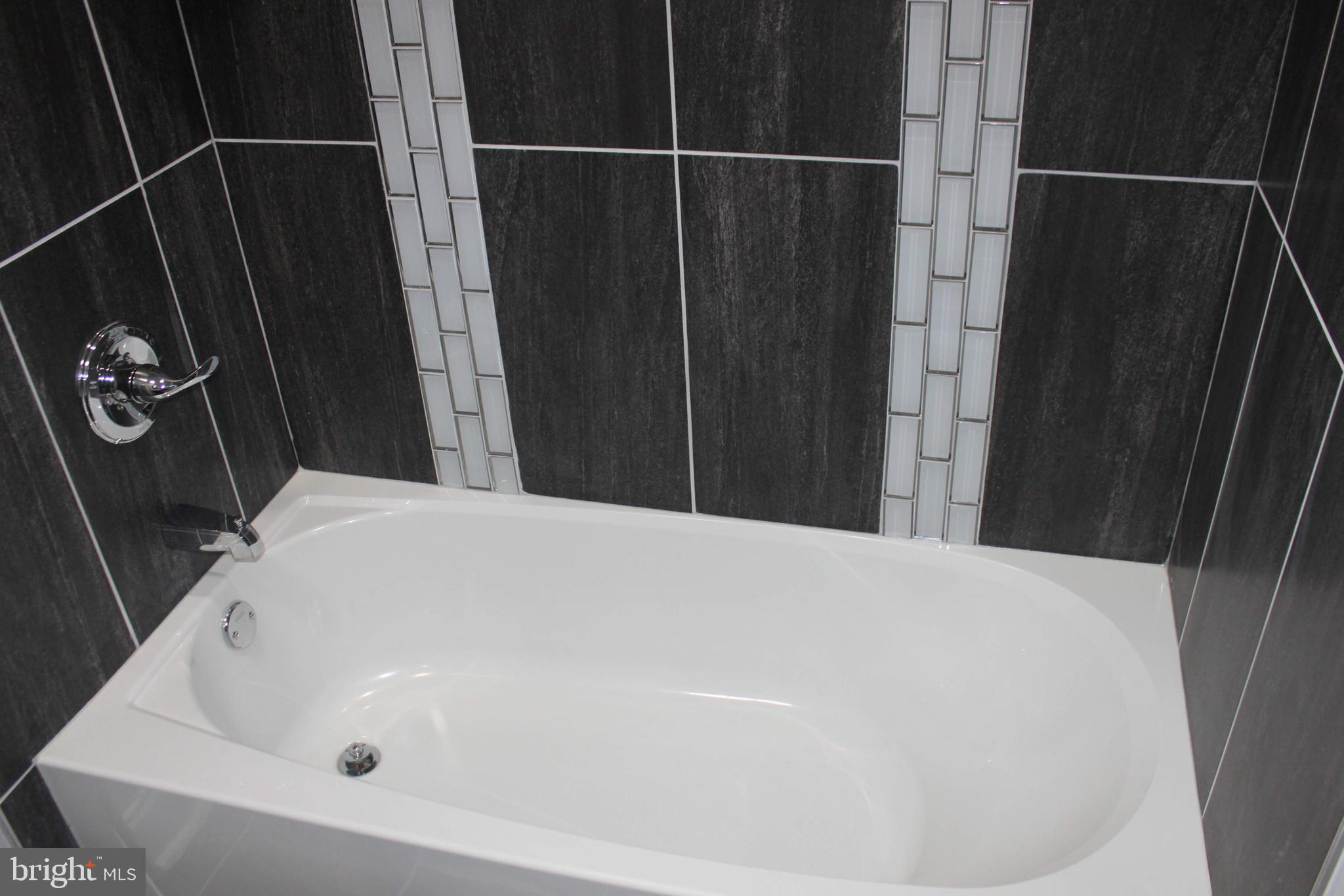 915 Kevin Road Baltimore, MD 21229 - Photo 13 of 26 Bathroom