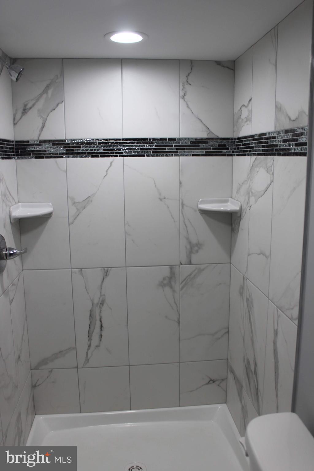 915 Kevin Road Baltimore, MD 21229 - Photo 20 of 26 Bathroom