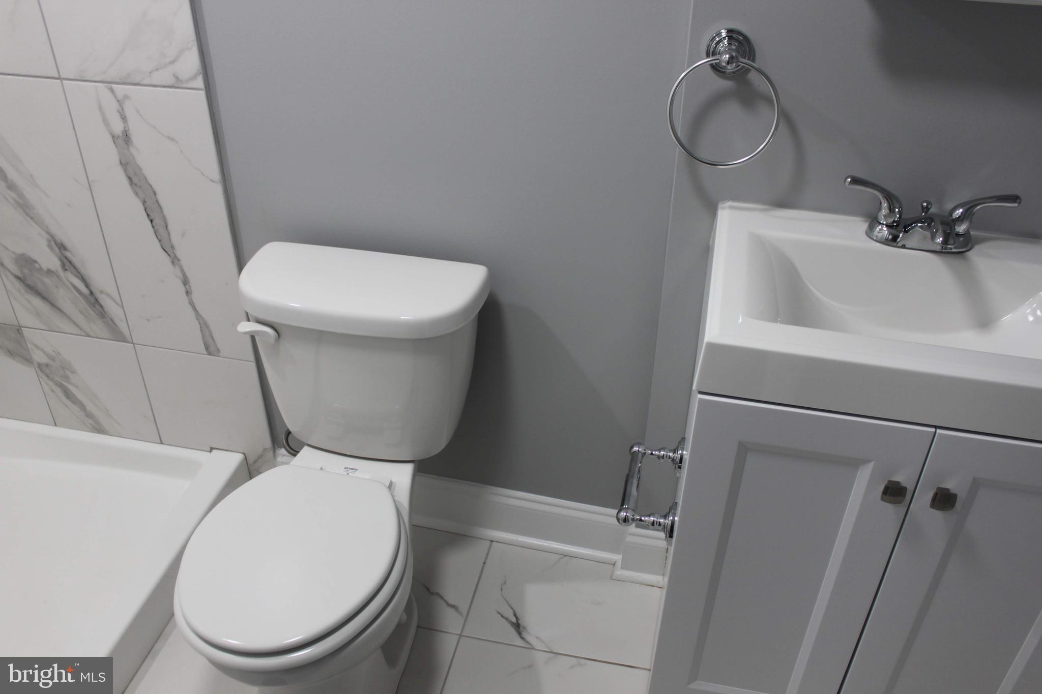 915 Kevin Road Baltimore, MD 21229 - Photo 22 of 26 Bathroom