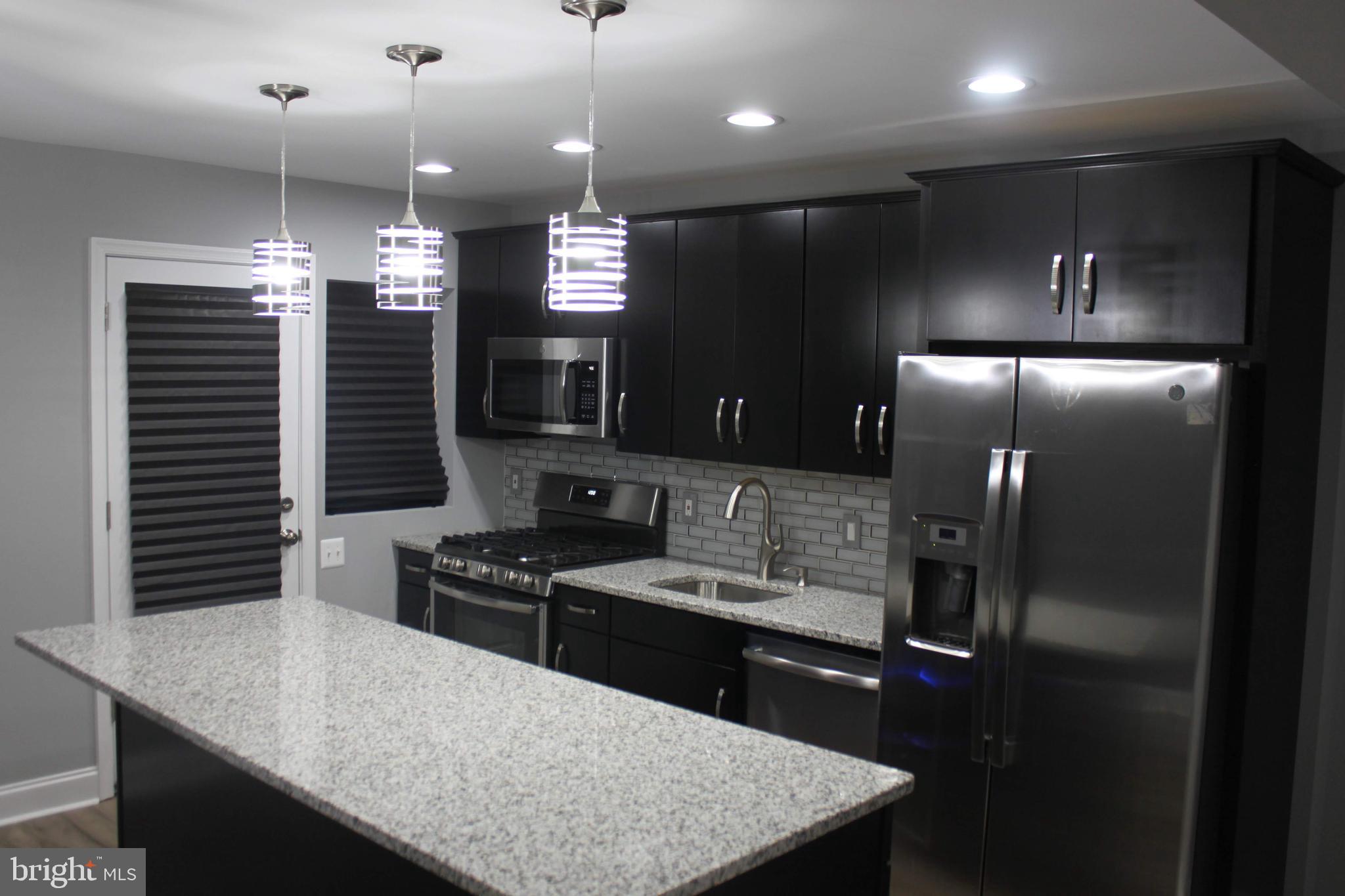 915 Kevin Road Baltimore, MD 21229 - Photo 8 of 26 Kitchen