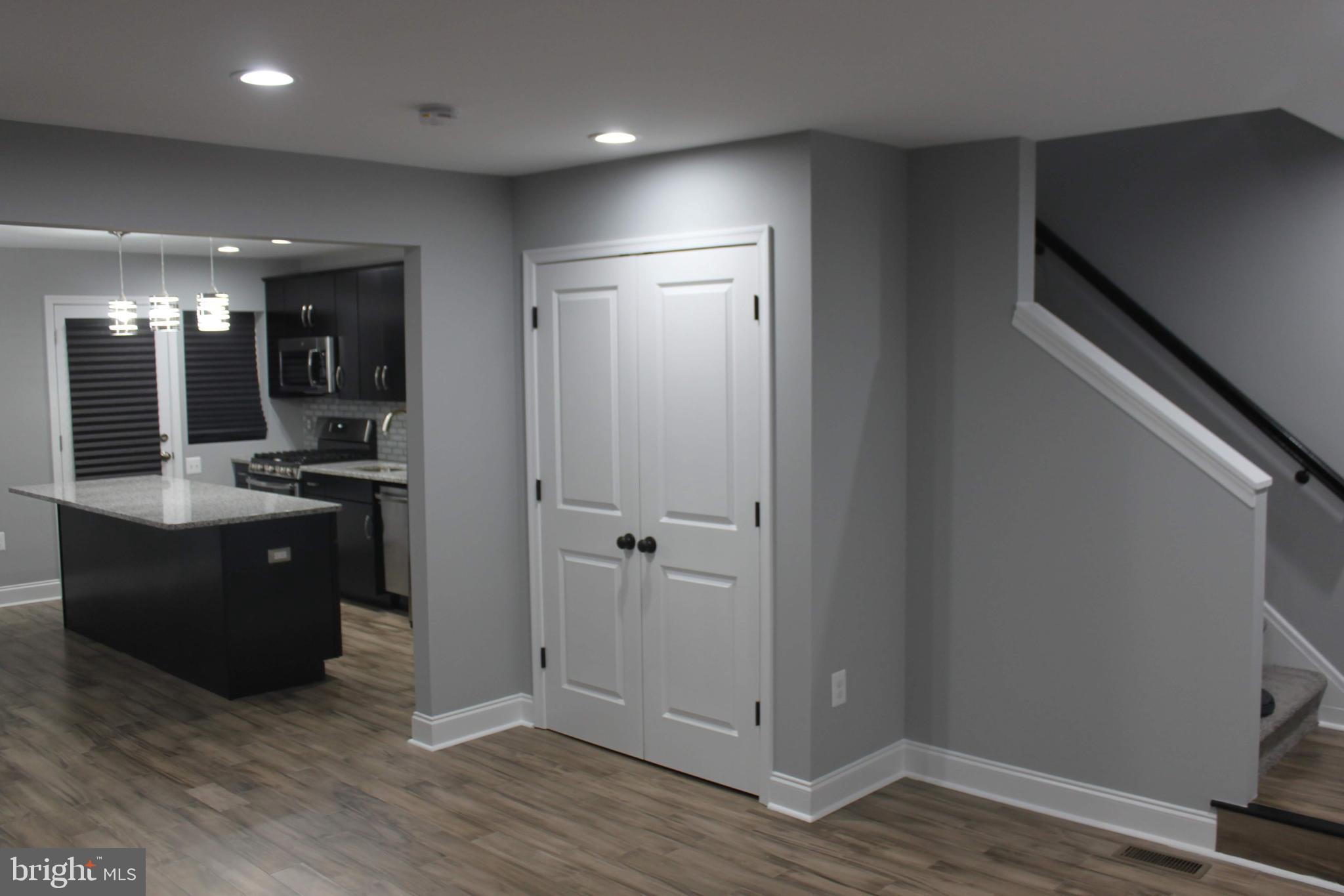 915 Kevin Road Baltimore, MD 21229 - Photo 9 of 26 Inteior