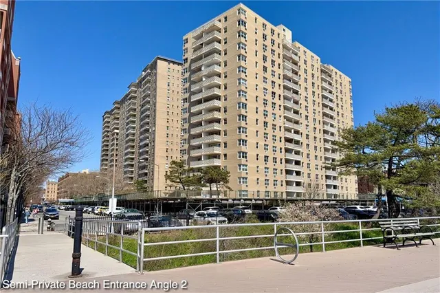 $559,999 | 35 Seacoast Terrace, Unit 16D | Brighton Beach