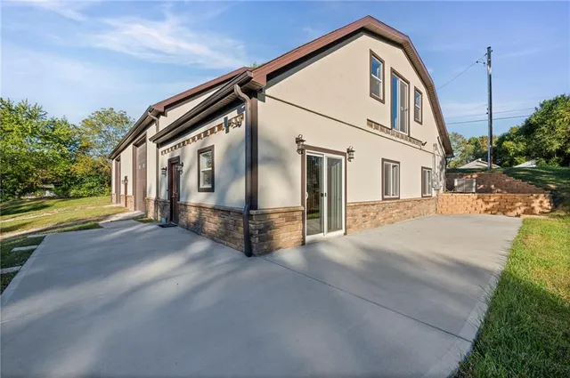 $345,000 | 2301 Charles Street, St. Joseph, MO 64501