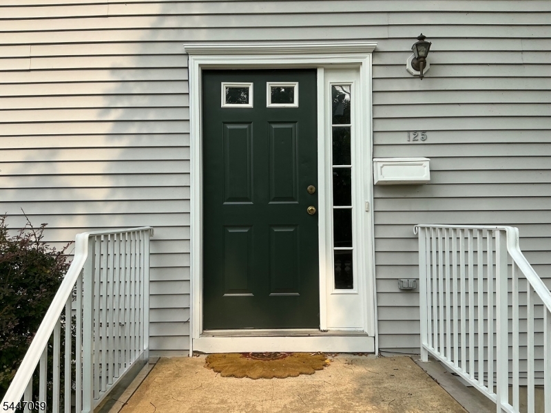 125 Summit Avenue Chatham, NJ 07928 - Photo 2 of 28