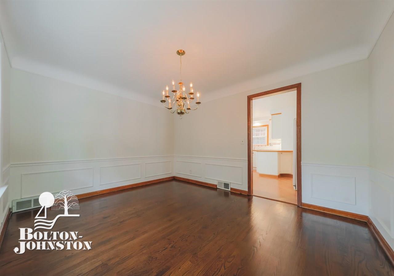 1948 Broadstone Road Grosse Pointe Woods, MI 48236 - Photo 3 of 20