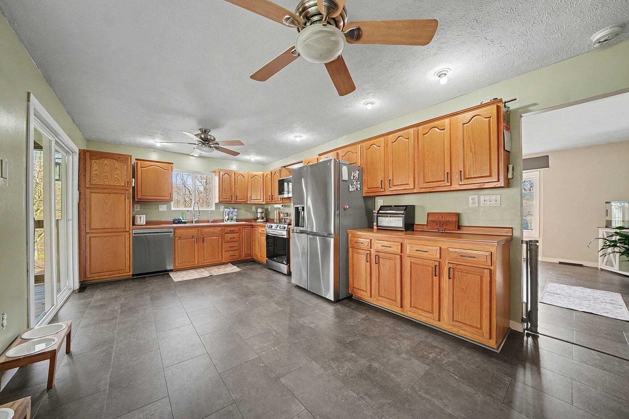 14534 Main Street Buchanan, MI 49107 - Photo 10 of 32 010_file_6543