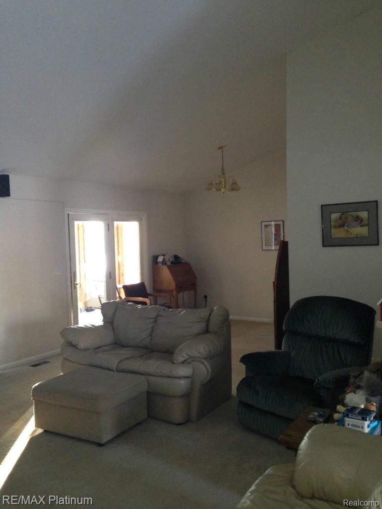 12870 Holtforth Road Fenton, MI 48430 - Photo 11 of 44 IMG_3169.jpg