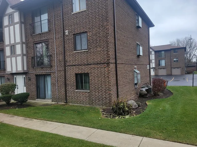 $1,400 | 1721 South Washington Street, Unit 1721, Naperville, IL 60565