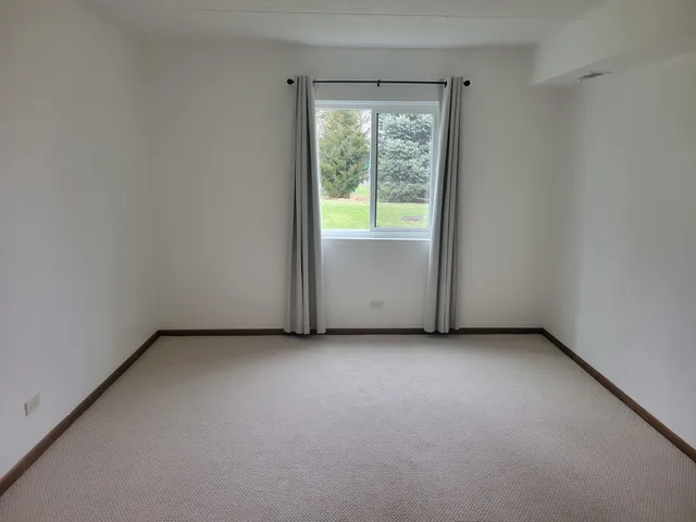 $1,400 | 1721 South Washington Street, Unit 1721, Naperville, IL 60565