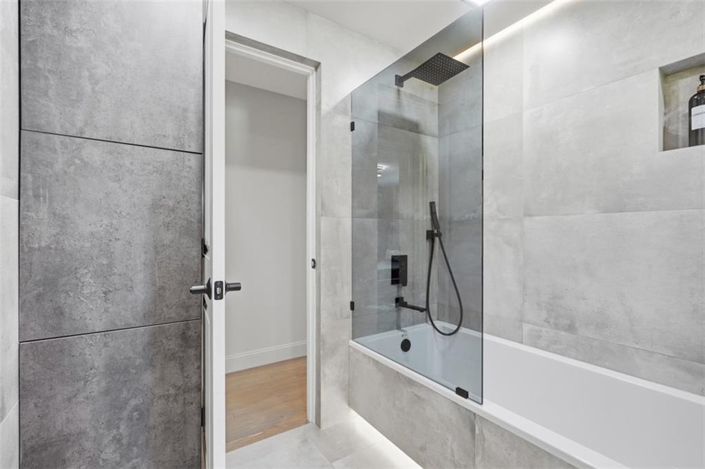 5520 Clearview Road Gibsonia, PA 15044 - Photo 20 of 48 Recessed LED lighting set the ambiance - the lighting gives the tub the illusion that it's floating. Additional recessed LED lighting accents the ceiling's perimeter.