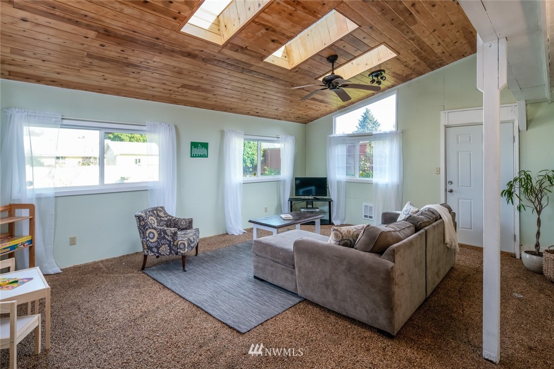 10920 Southeast 181st Street Renton, WA 98055 - Photo 11 of 15 Gallery Image 11