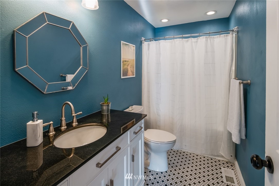 10920 Southeast 181st Street Renton, WA 98055 - Photo 5 of 15 Gallery Image 5