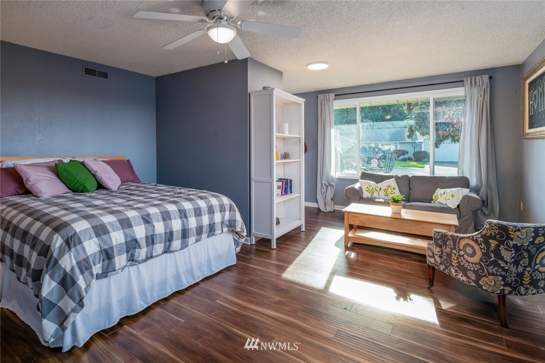 10920 Southeast 181st Street Renton, WA 98055 - Photo 9 of 15 Gallery Image 9