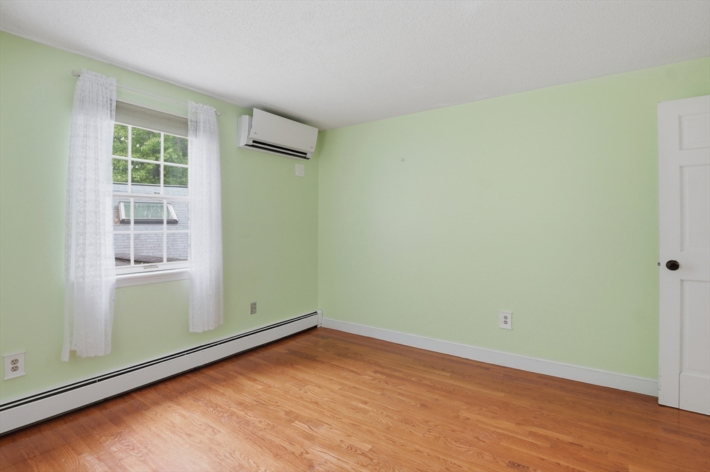 74 High Street Upton, MA 01568 - Photo 22 of 40