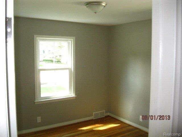 1336 Dorothea Road Berkley, MI 48072 - Photo 12 of 20 Bedroom 2.jpg