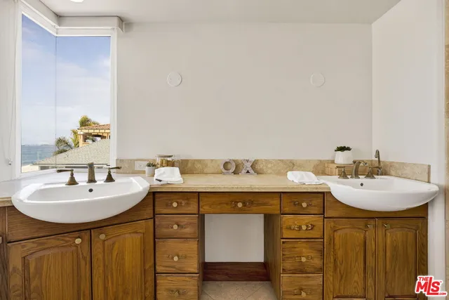 $4,795,000 | 7019 East Seaside Walk, Long Beach, CA 90803