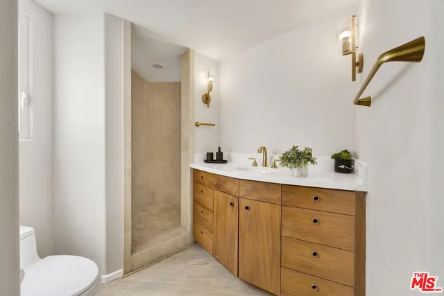 $4,795,000 | 7019 East Seaside Walk, Long Beach, CA 90803