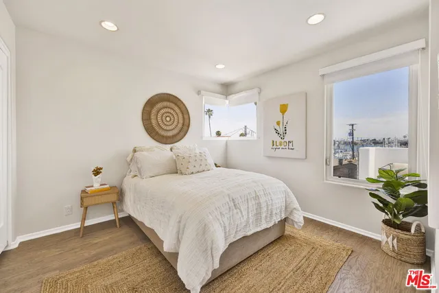 $4,795,000 | 7019 East Seaside Walk, Long Beach, CA 90803