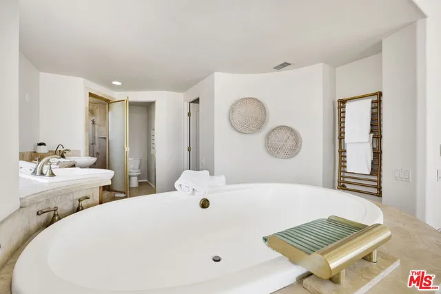 $4,795,000 | 7019 East Seaside Walk, Long Beach, CA 90803